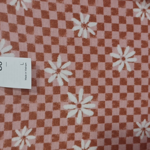 Plaid crop top. Short sleeve tee plunging v-neck, twist front. Balletcore. Large - Picture 12 of 12